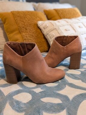 Report Shirley Taupe Women's Ankle Booties with Block Heel